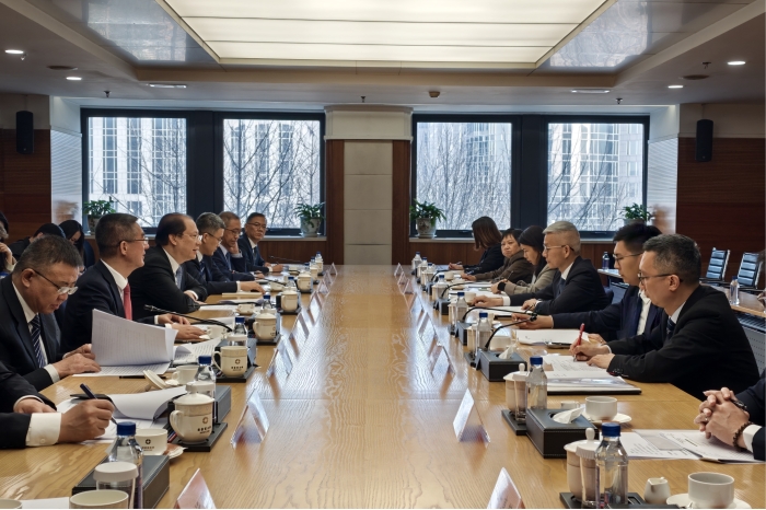 袁晓明同志与澳门特别行政区政府经济财政司司长戴建业共同主持召开内地与澳门经贸合作委员会第八次会议